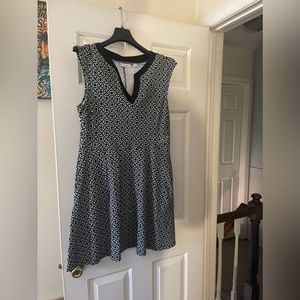 New York & Company Black & White Fit & Flare Dress Size L